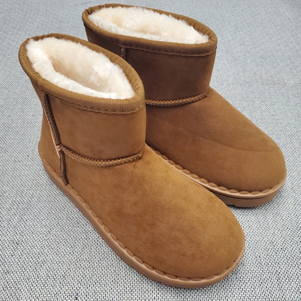 NWOT Kids Fashion Cozy Tan Shearling-Lined Boots Size 34